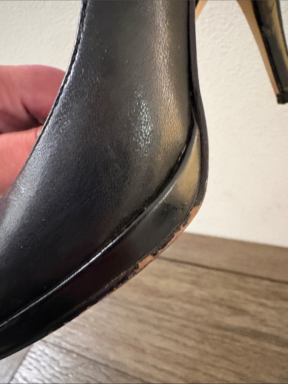 [Tahari] Black Leather High Heels Pumps Stilettos Rounded Toe Women’s 8 - Picture 9 of 11